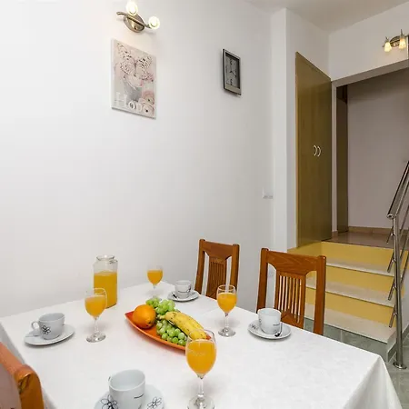 Apartments Srecko Duce Exterior photo
