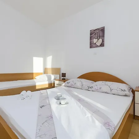 Apartments Srecko Duce Exterior photo