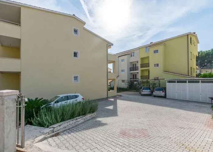 Apartments Srecko