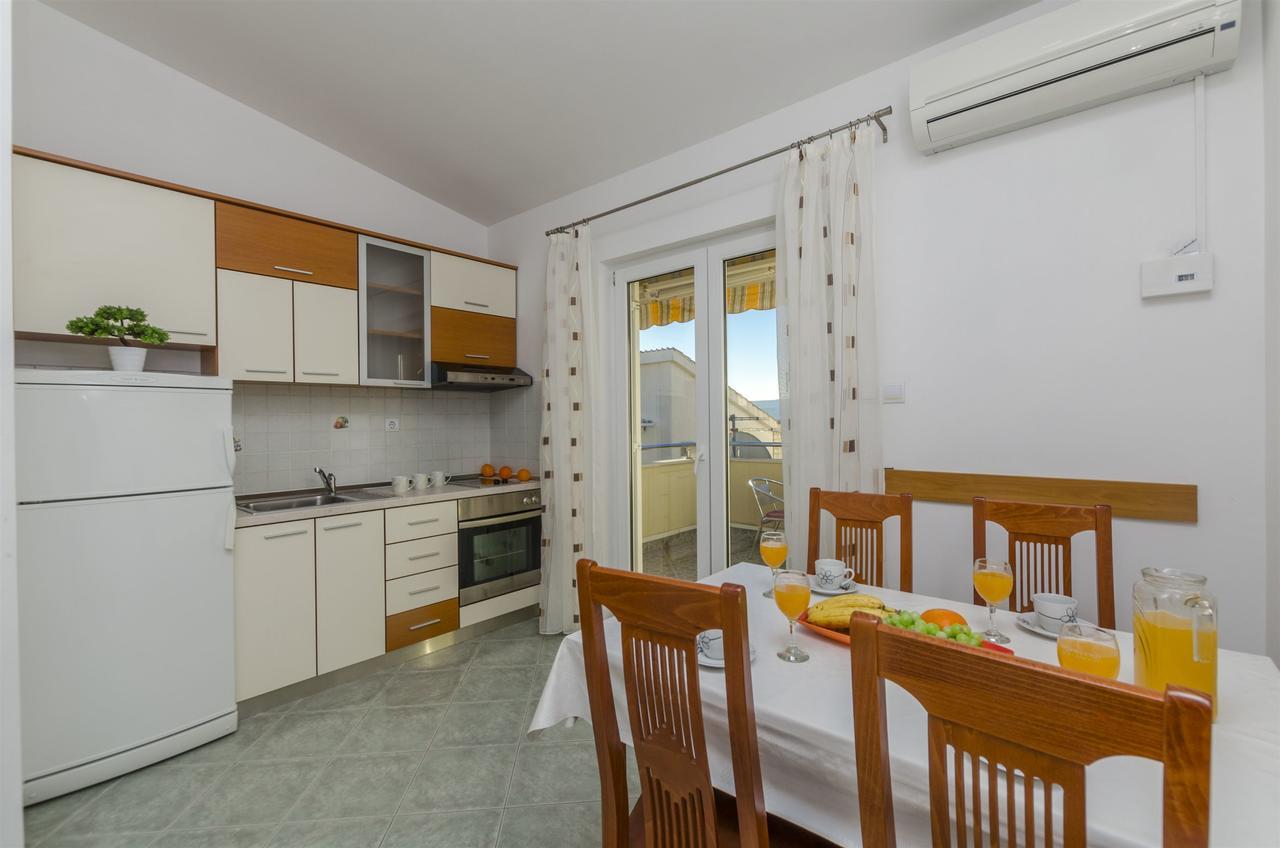 Apartment Srecko *